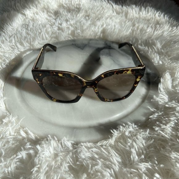 Marc Jacobs Sunglasses 😎  *Mint Condition* - Picture 2 of 5